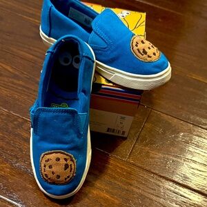 Toms Kids Sneakers in Blue with Cookie Patch